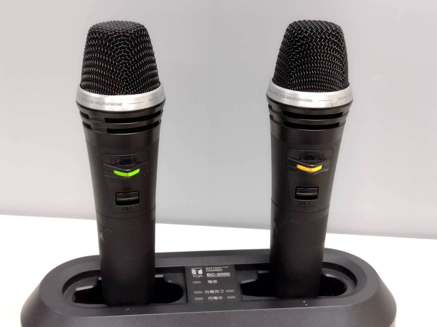 TOA ワイヤレスマイク (WM-D1200) 2本セット！ - メルカリ