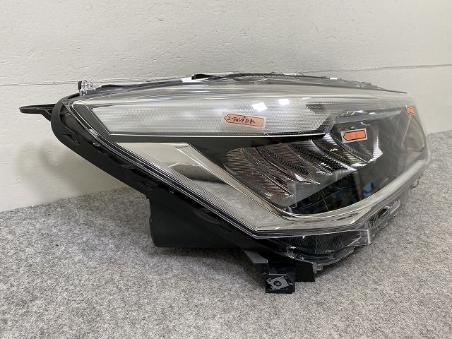 ライズ ロッキー レックス A200A A210A A201A A202A A200S A210S A201S 純正 右 ヘッドライト LED 刻印AD1 1991 81110-B1710 144586