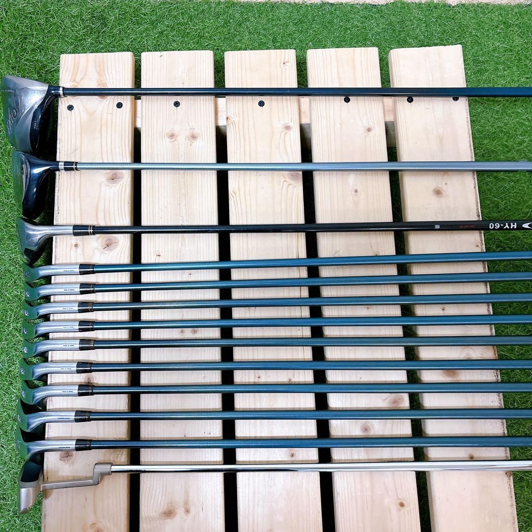 ゼクシオ　タイトリスト　メンズゴルフ1３本セット　カーボン　右利き用　初心者 ゼクシオ タイトリスト メンズゴルフ13本セット カーボン 右