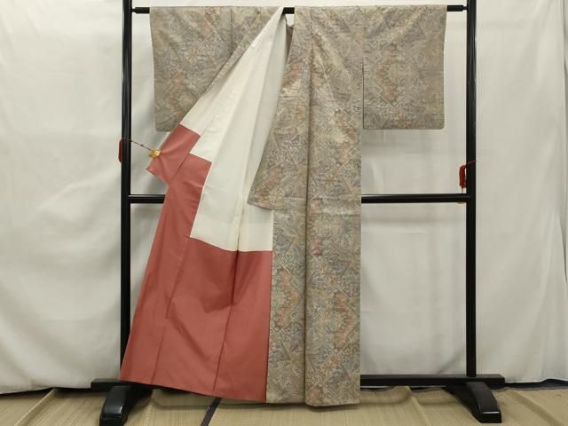 着用少ない状態！白大島＊７マルキ＊本場大島紬＊アラベスク柄＊着物＊１６３ｃｍ 本場白大島紬】 7マルキ式カタス・有色絣 ≪お仕立て上がり