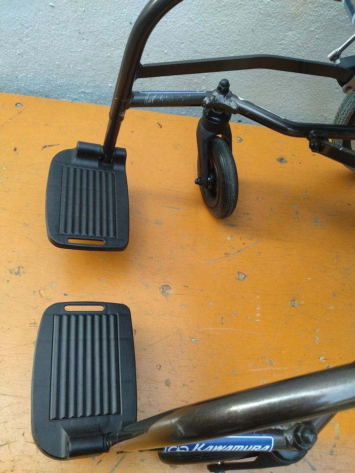 送料無料 一部地域を除く レッグサポートなし カワムラサイクル 介助用標準車いす WAVIT ウェイビット WA16-40 KM-25-0917-02