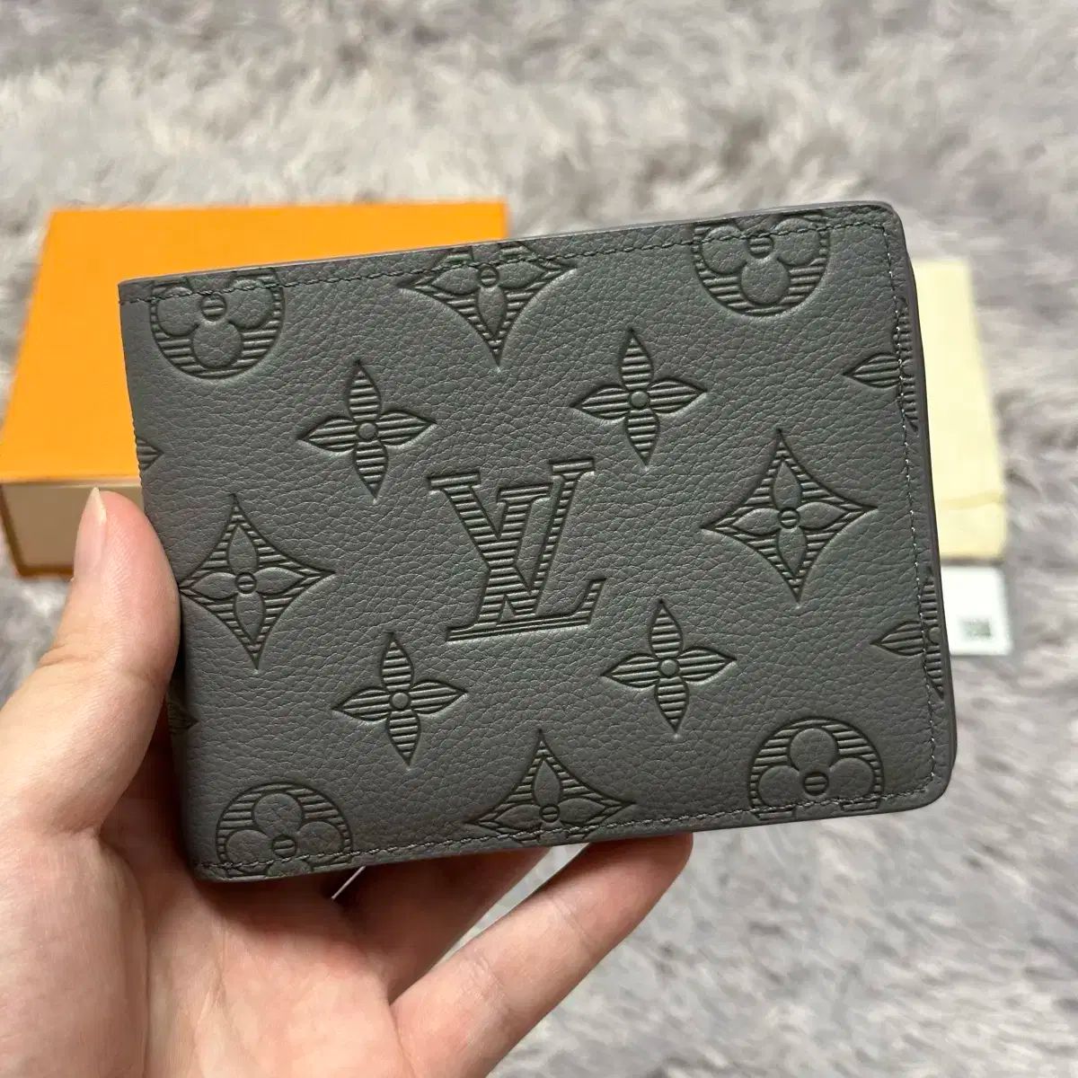 付属品完備 Louis Vuitton ルイヴィトン シャドー ミュルティプリ ウォレット 二つ折り財布 グレー