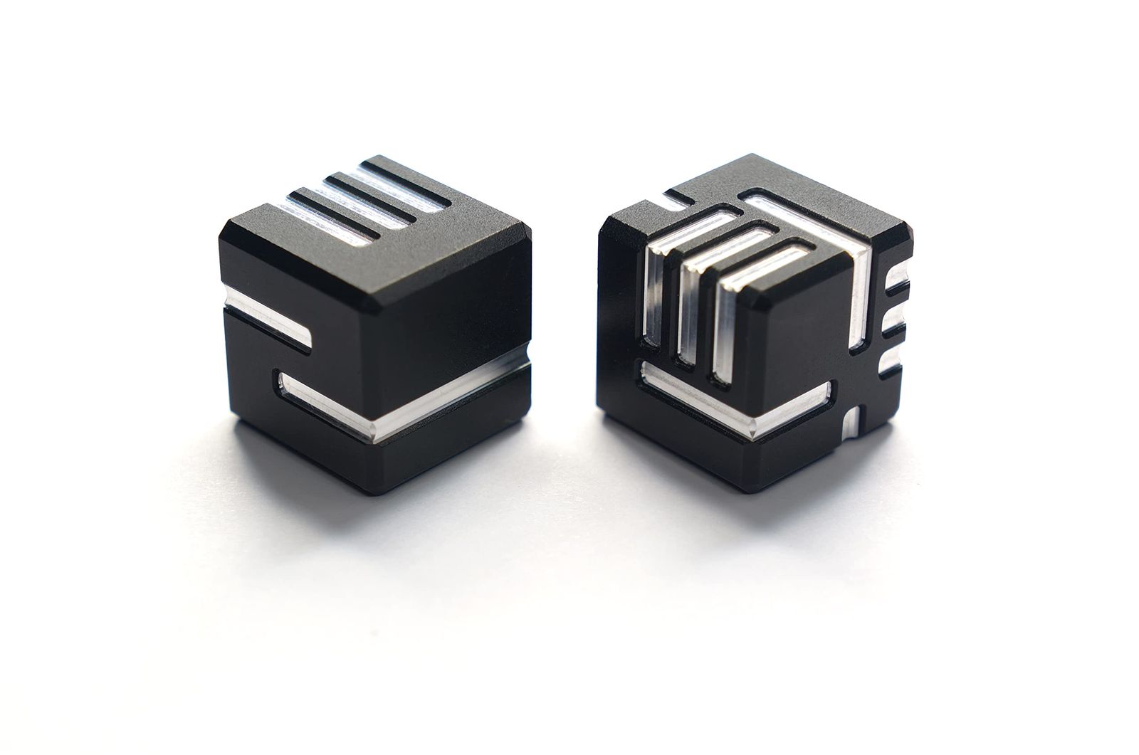 美品 AKO DICE 1 (赤青黒黒ブラスシルバー) 計6個 ♯サイコロ AKO DICE I - Black - Custom Metal dice Version 1 by AKO Dice