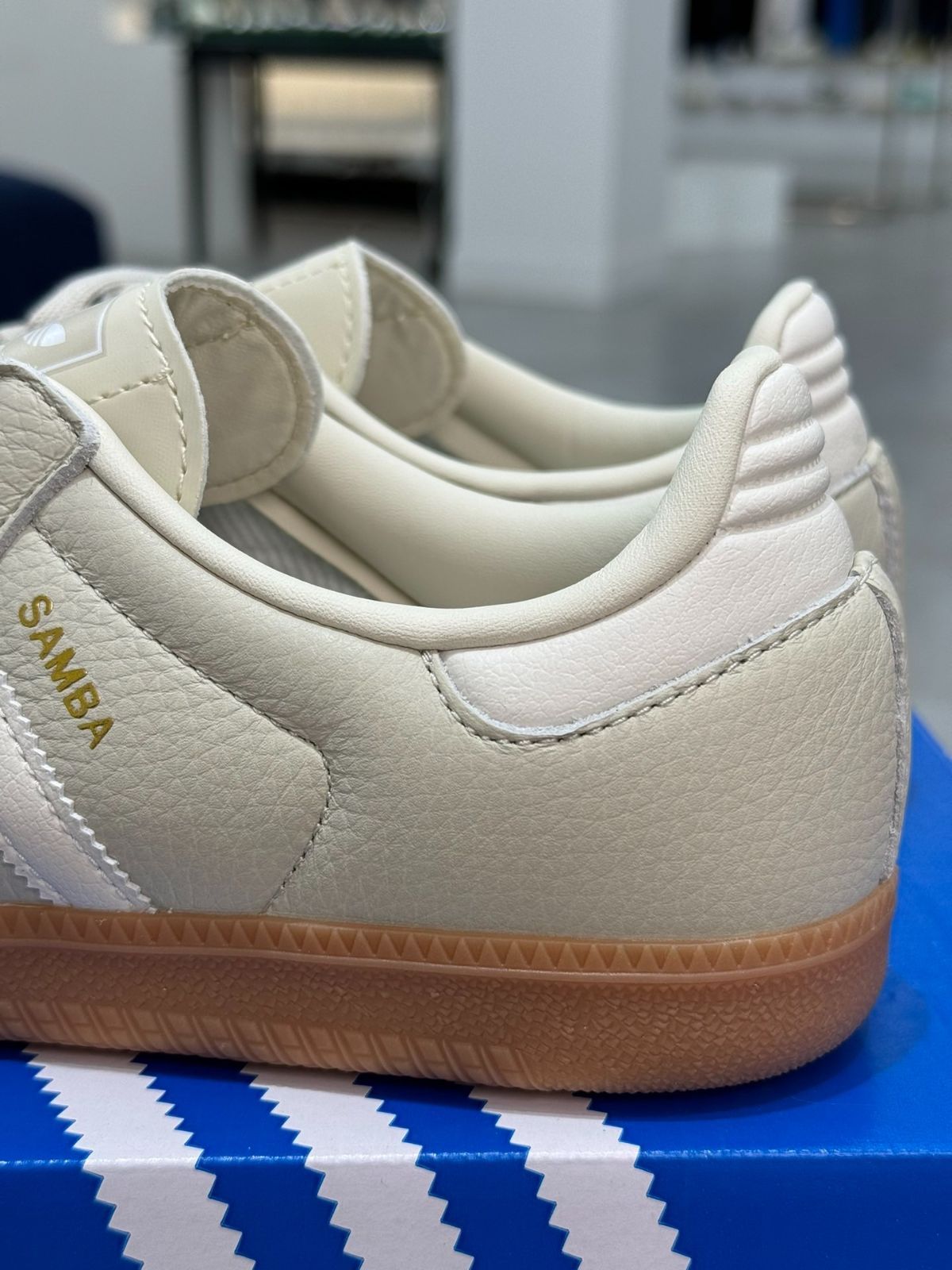 新品 adidas adidas Samba OG Aluminum Gumアディダス IE7013 スニーカー ランニングシューズ 男女兼用 箱付