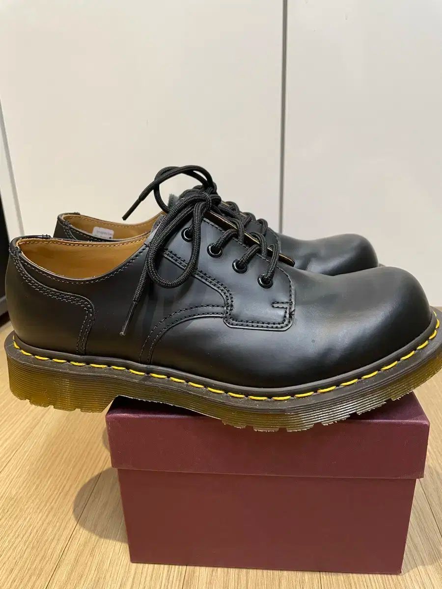 GARCONS