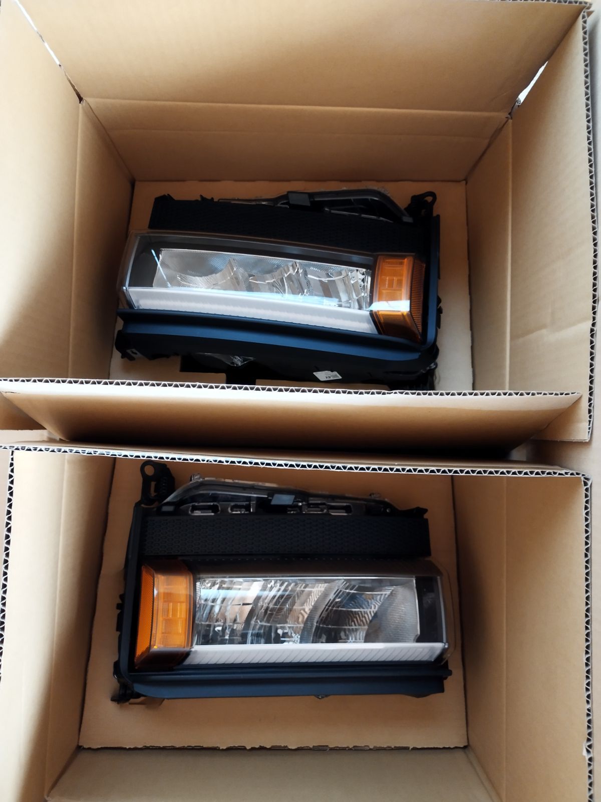 純正ヘッドライト