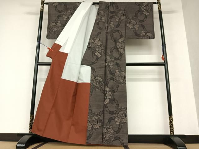 平和屋着物○本場大島紬 泥染め 9マルキ 草花文 正絹 逸品 AAAV7396zg