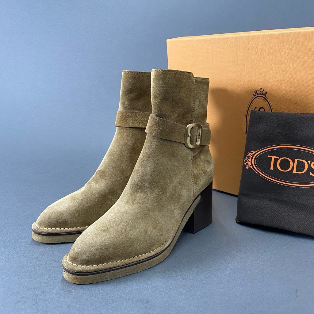 【新品未使用】TOD'S ショートブーツ　スエード サイドジップ　箱付き　ベルト 新品未使用】TOD'S ショートブーツスエード サイドジップ箱付き