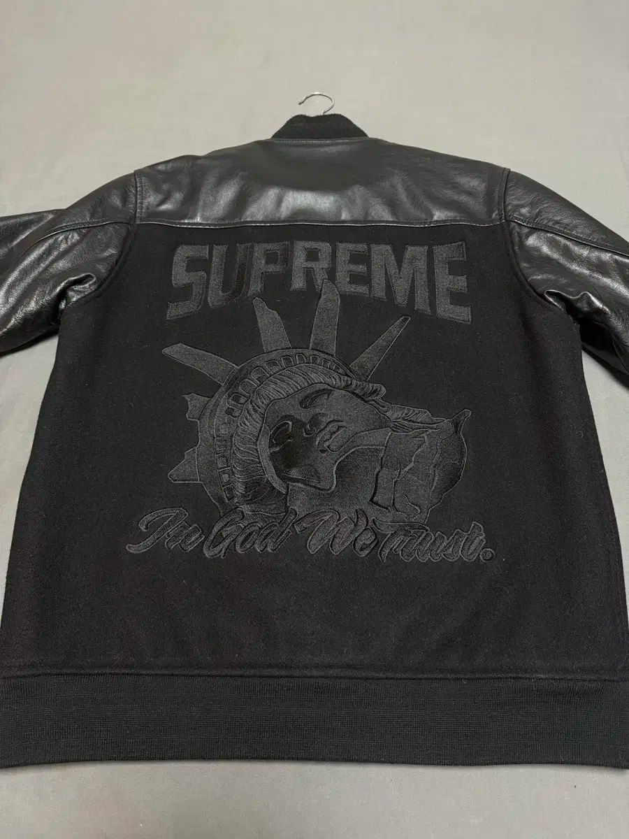 Supreme(シュプリーム) 自由の 女神像 スタジャン - メルカリ Supreme(シュプリーム) 自由の 女神像 スタジャン - メルカリ