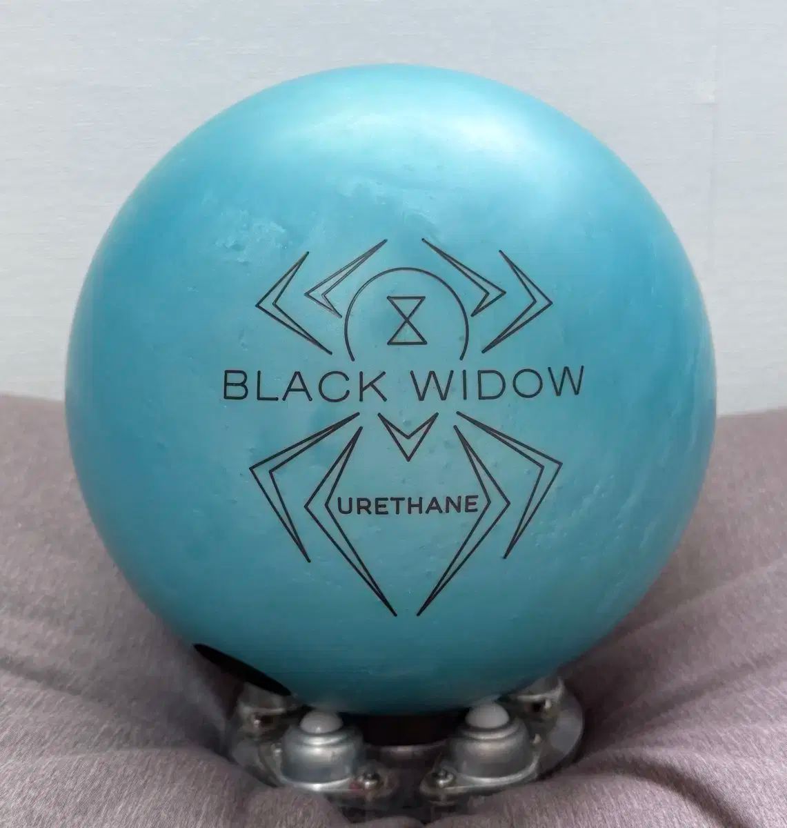 (週末限定値下げ)Black Widow ウレタンピンクパール　15ポンド ボーリング black widow（ブラックウィドウ） ピンク パール
