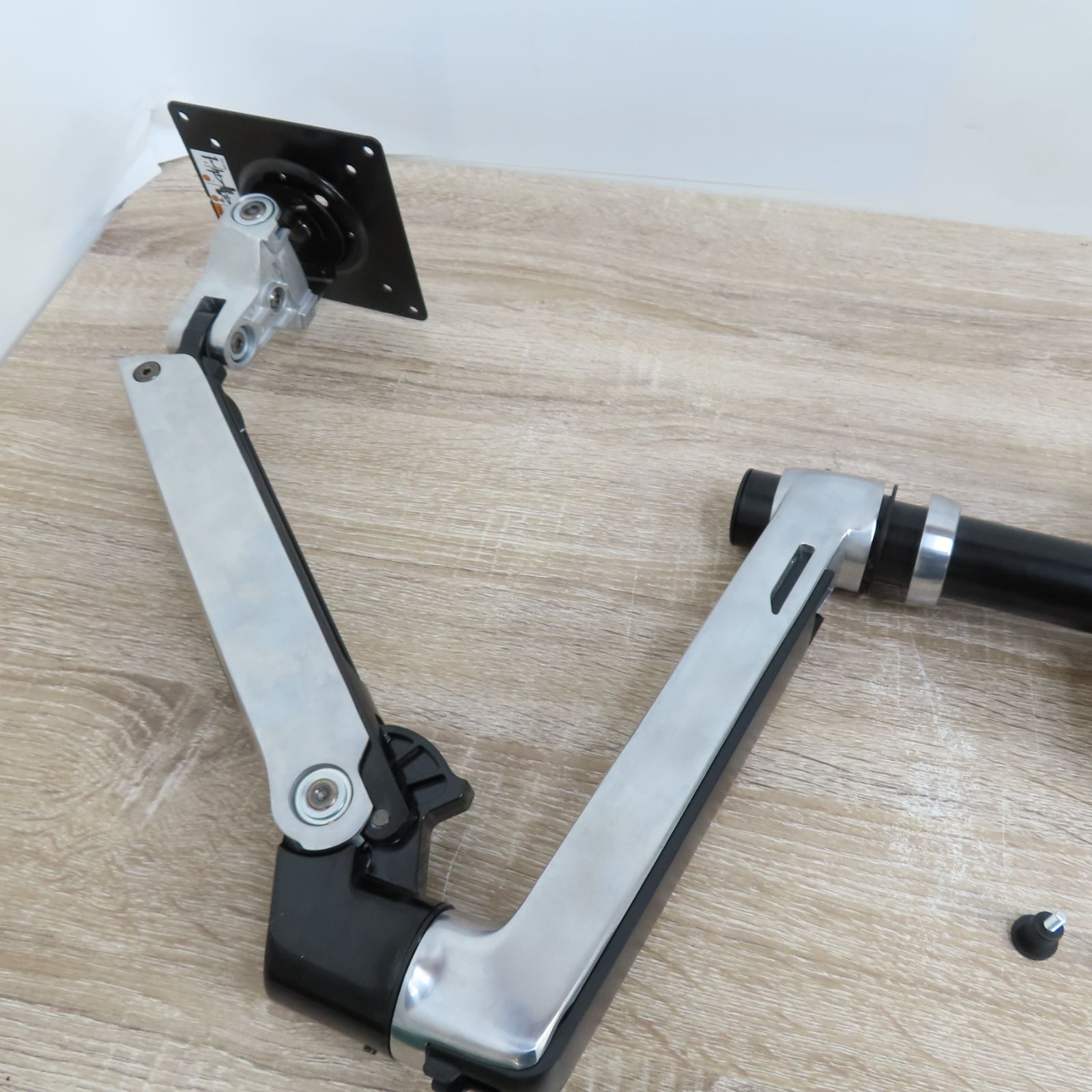 デスクマウントモニターアーム