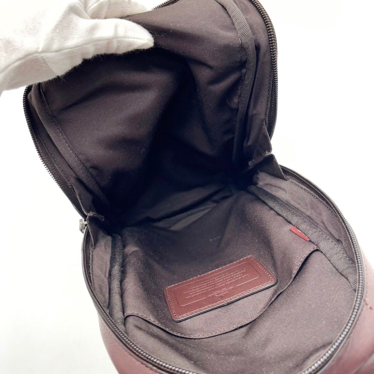 ✨美品✨ COACH コーチ ボディーバッグ ショルダーバッグ ロゴ型押し