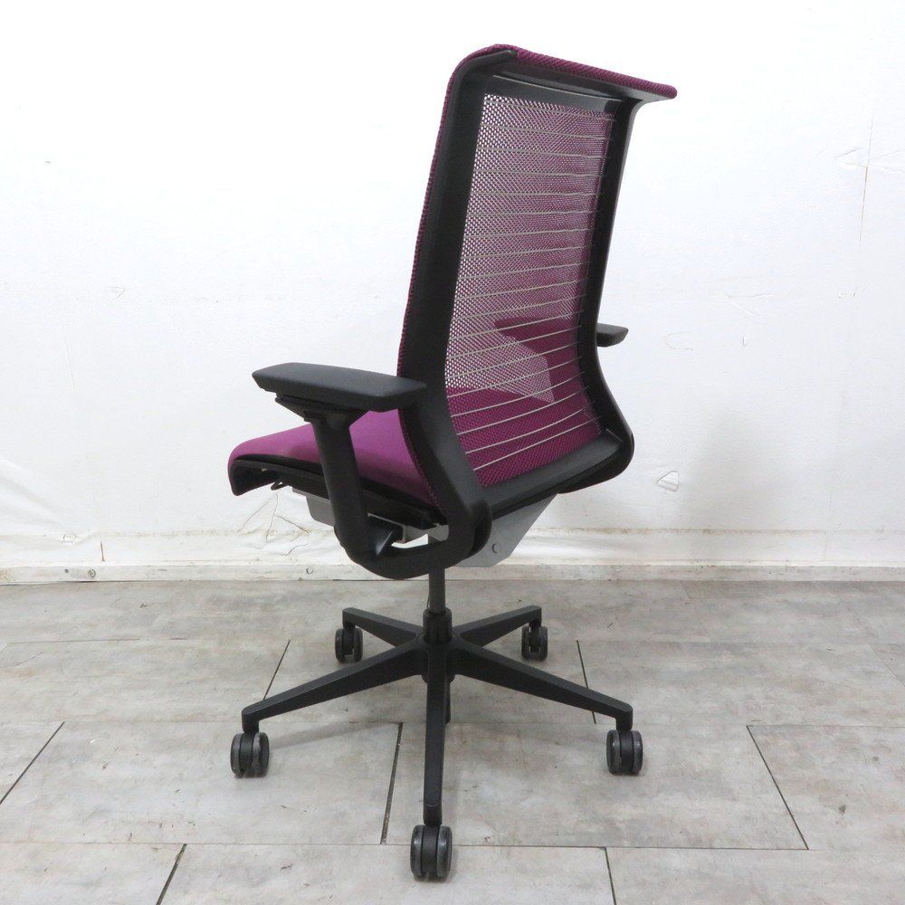スチールケース Steelcase Think シンク 肘付きオフィスチェア スチールケース Steelcase Think シンク 肘付きオフィスチェア