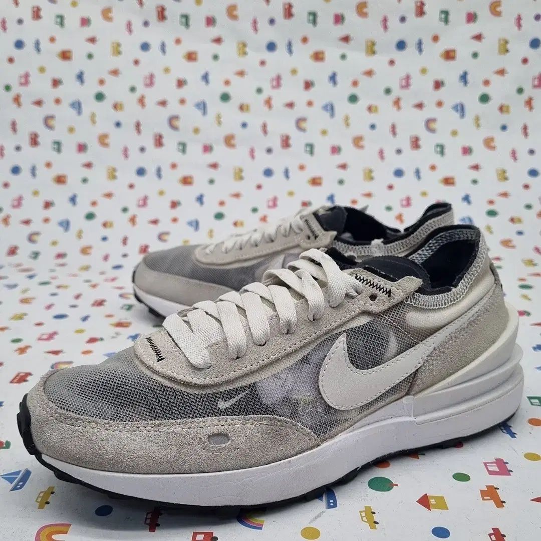 【雷市場（ポンジャン）商品韓国直送】 NIKE(ナイキ) ワッフルワン レディーススニーカー 235