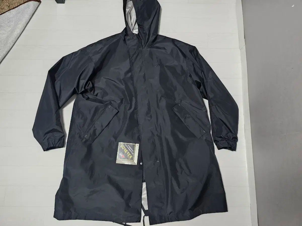 新製品) ナイキ テックフィット ゴアテックス マウンテンパーカー L 