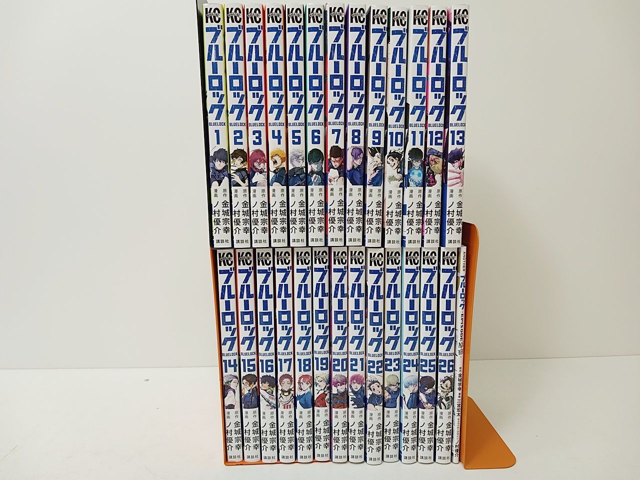 ブルーロック １巻〜最新３２巻 ＆ 関連１０冊 ブルーロック10巻〜26巻 17冊 ブルーロック 全巻セット＋関連10