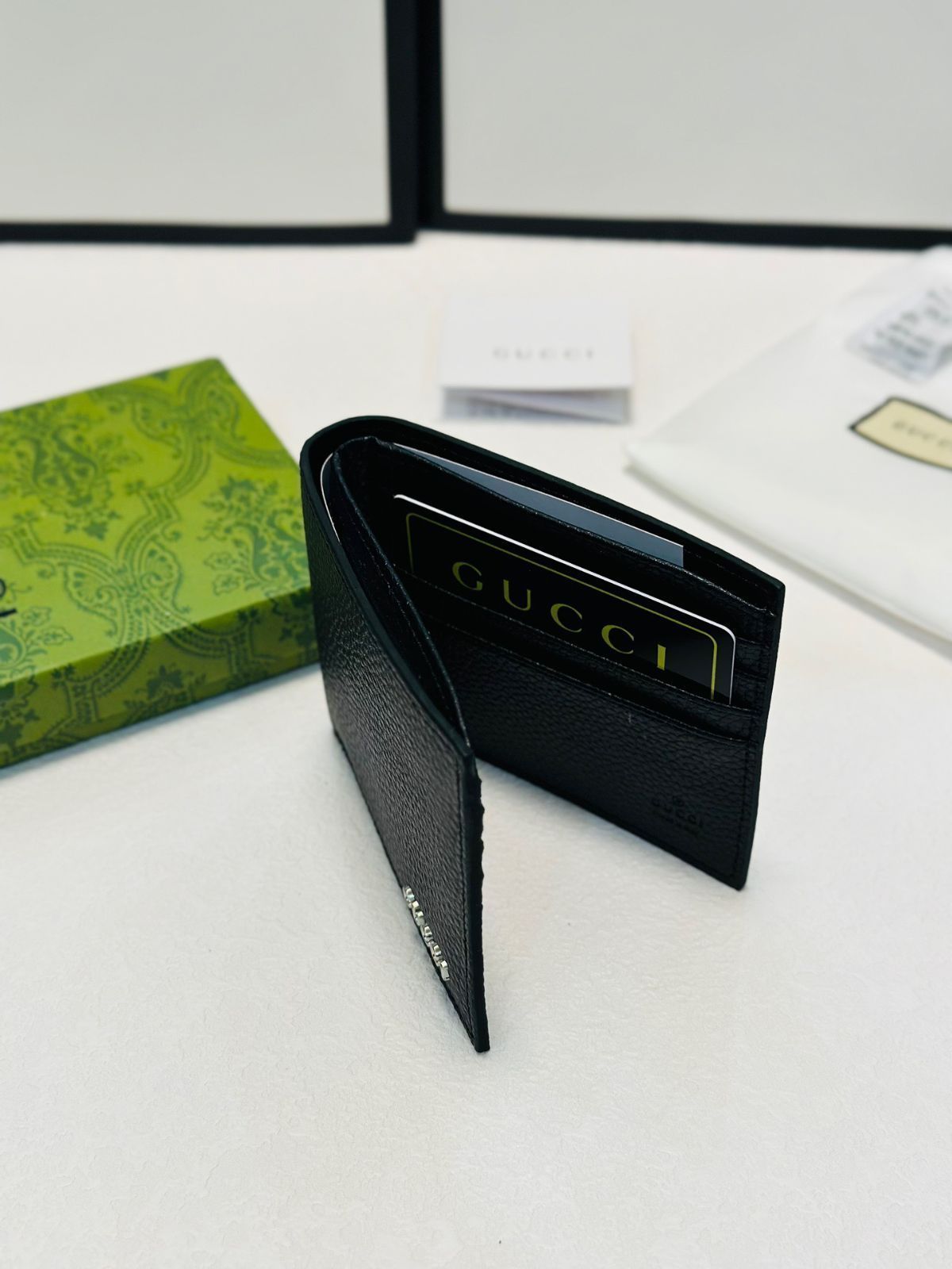 今日特価】GUCCI グッチ メンズ ブラック 12x10 ソフトレザー