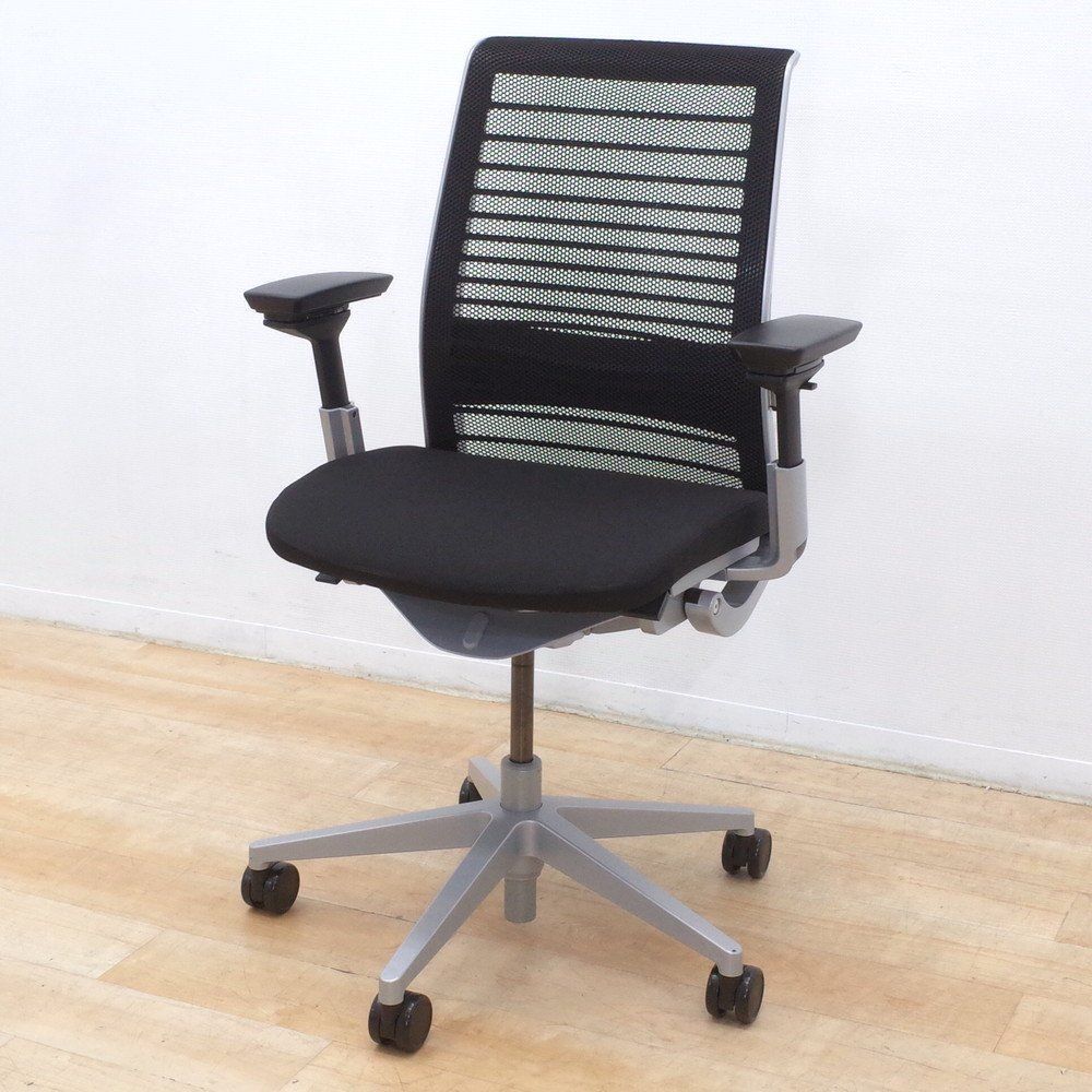 Steelcase スチールケース Think シンクチェア 肘付オフィスチェア ブラック 椅子 ランバーサポート メッシュ EG17720 オフィス家具