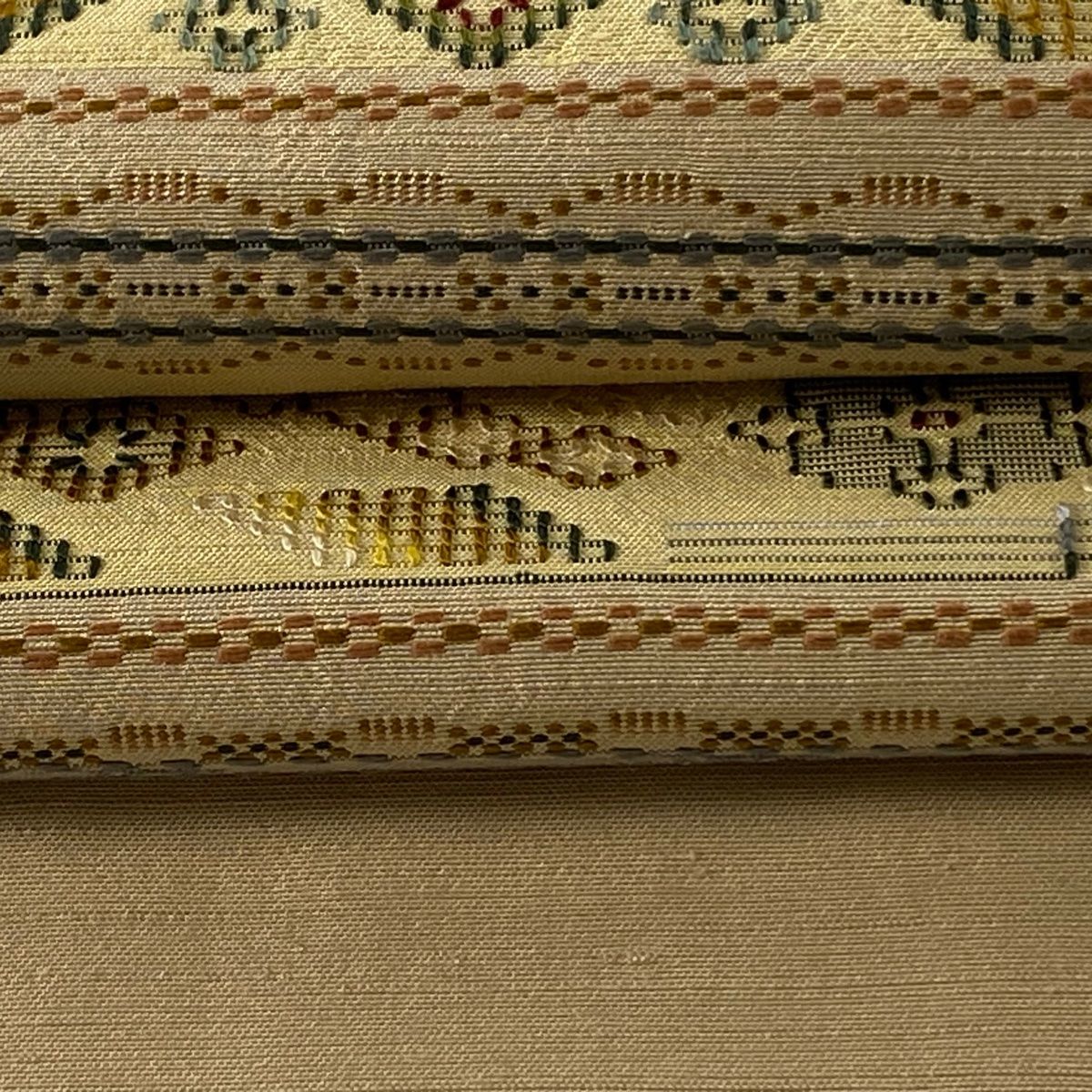 大人気，新作登場】 名古屋帯 逸品 証紙あり 読谷山花織 菱 段縞 薄茶