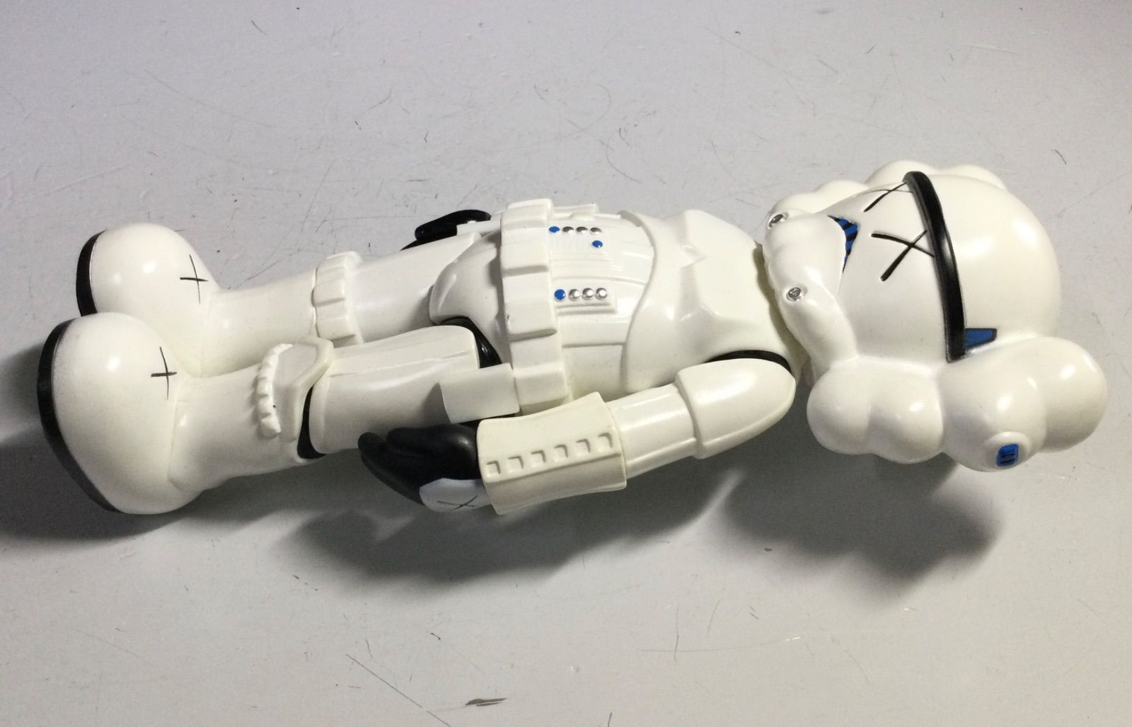 KAWS X STARWARS ストームトゥルーパー フィギュア 現状渡し