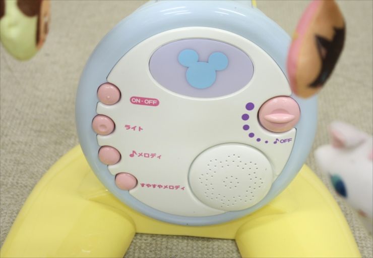 ディズニー　キャラクターズ やわらかガラガラメリーデラックス Amazon | タカラトミー ディズニーキャラクターズ やわらか