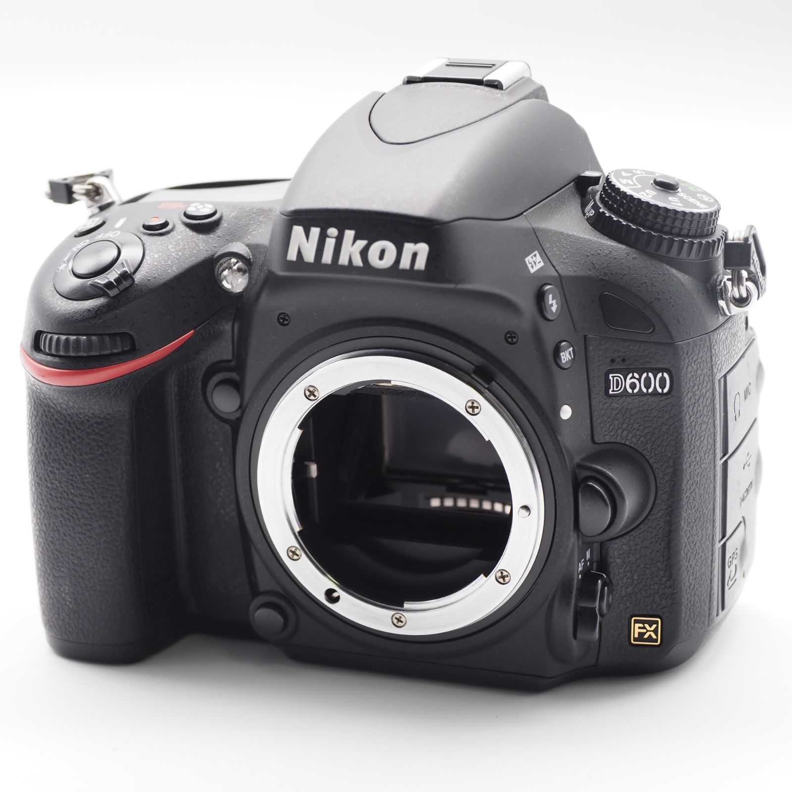 ☆ショット数15890回(11%)の極上品☆ Nikon デジタル一眼レフカメラ