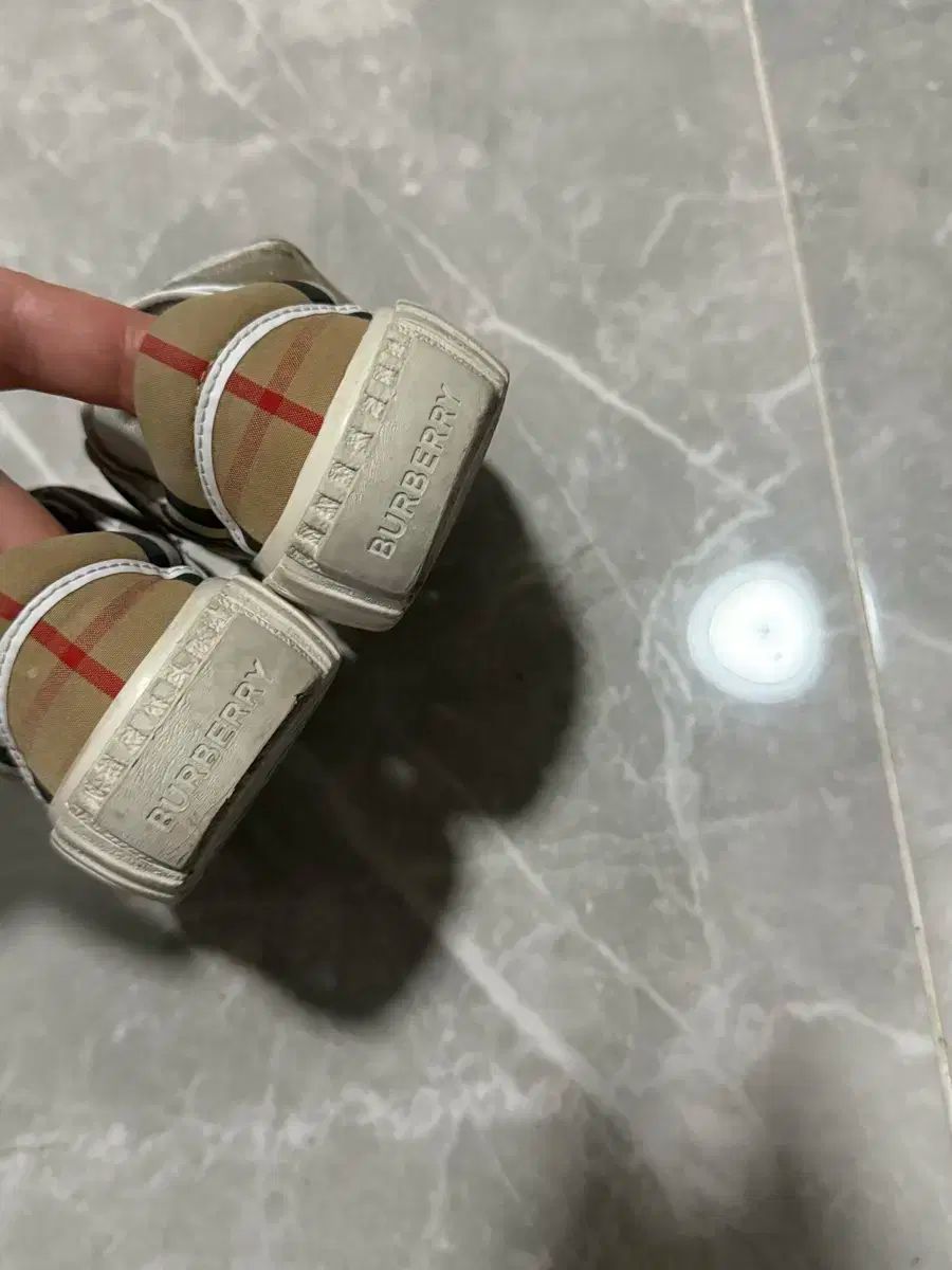 バーバリーチルドレン ベビーシューズ