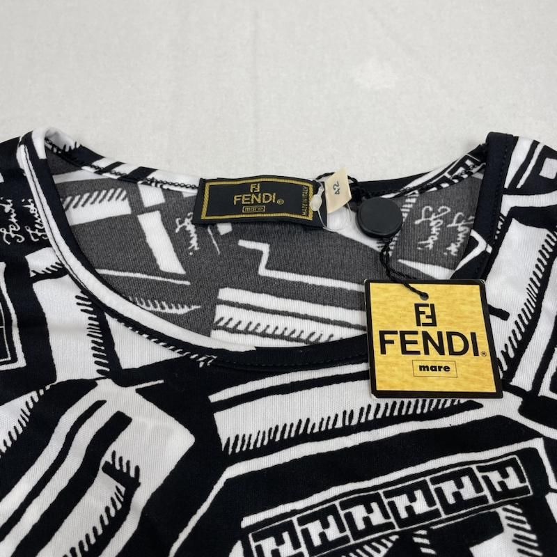 FENDI フェンディ 幾何学柄 ノースリーブ Tシャツ カットソー 黒 FENDI フェンディ 幾何学柄 ノースリーブ Tシャツ カットソー 黒