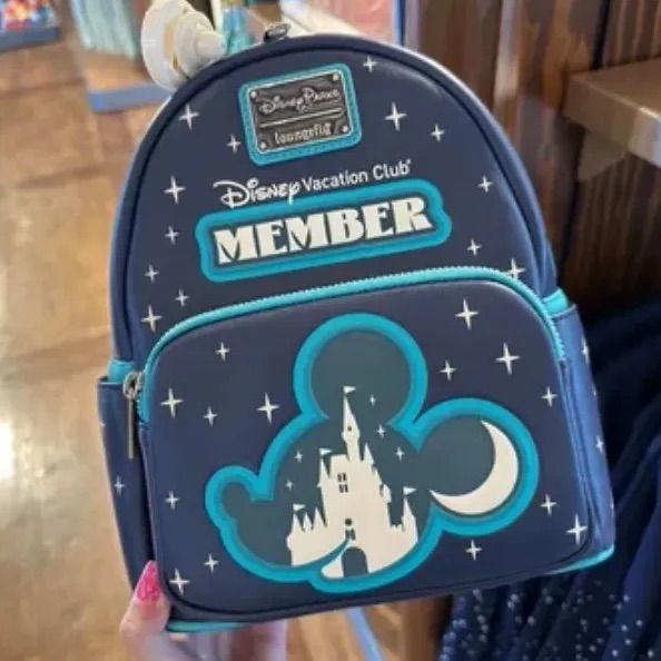 アメリカ購入暗闇で光るラウンジフライLoungefly Disney New Glow-in-the-Dark  DVC Loungefly Backpack and Spirit Jersey at Walt Disney World ミニバックパック