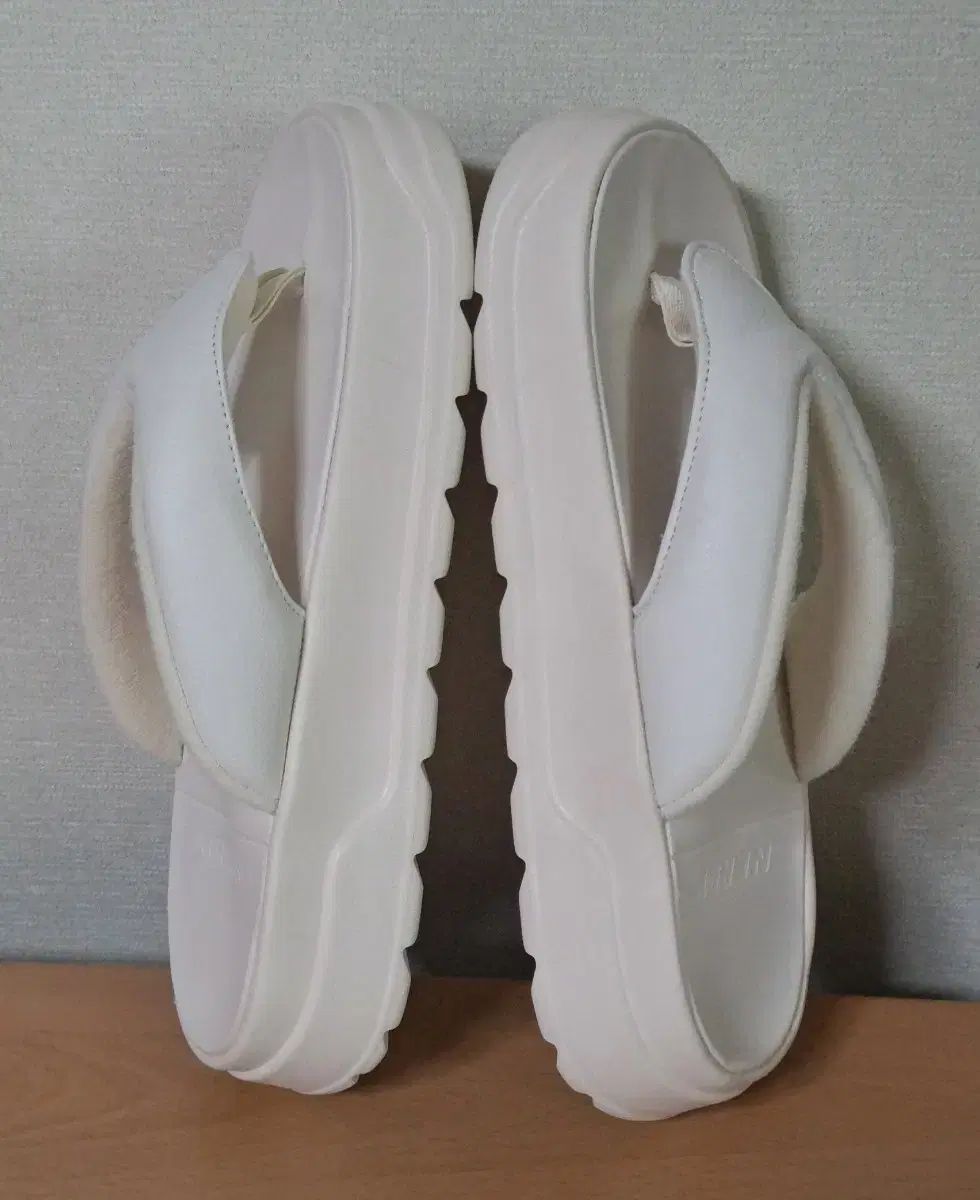 ●NERDY● fluffy flip flops サンダル (3色) ノルディ NERDY PLUFFY FLIPFLOPS プラッフィフリップフロップス