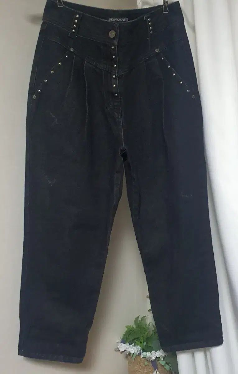 LUCKY CHOUETTE ラッキーシュエトゥ スタッズ 黒 デニム パンツ