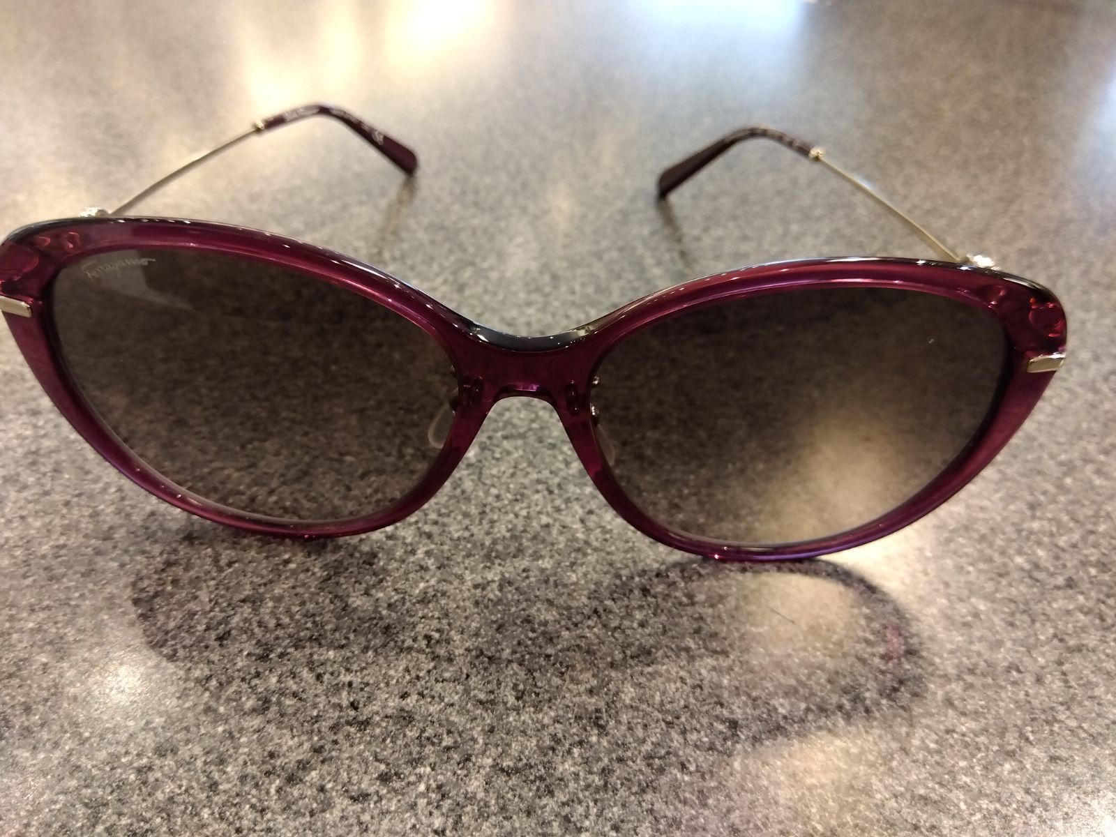 M23 フェラガモ サングラス パープル 2025年