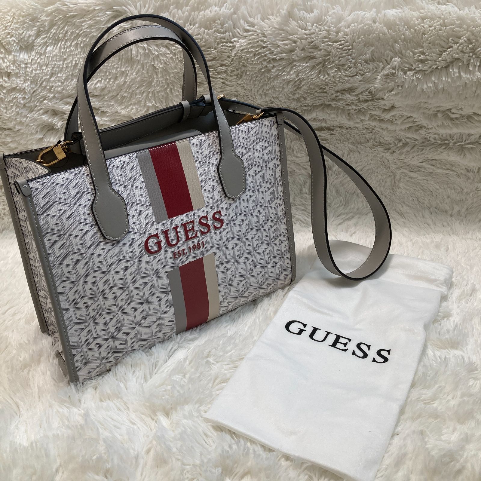 ゲス GUESS 2wayショルダーバッグ - メルカリ