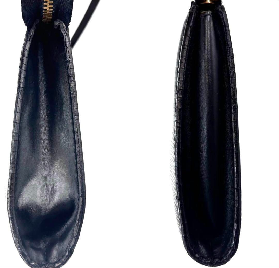 ☆最終値下げ済み☆VUITTON エピ ブラックポーチ LOUIS VUITTON（ポーチ）のフリマアイテム一覧