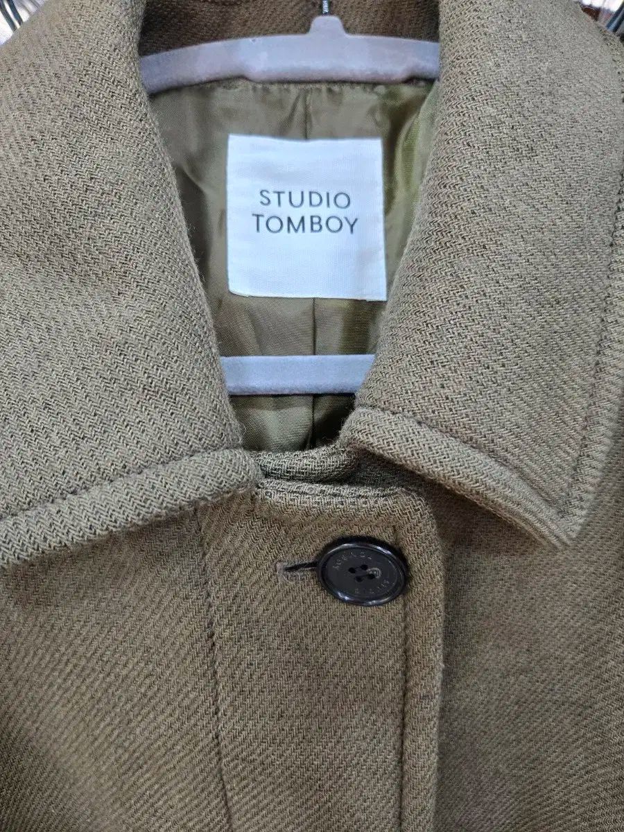 スタジオ TOMBOY トムボーイ ベルト ロング コート カーキ 77 ここにいる人 お勧め GULLKHAN_COM