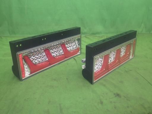 3連 テールランプ