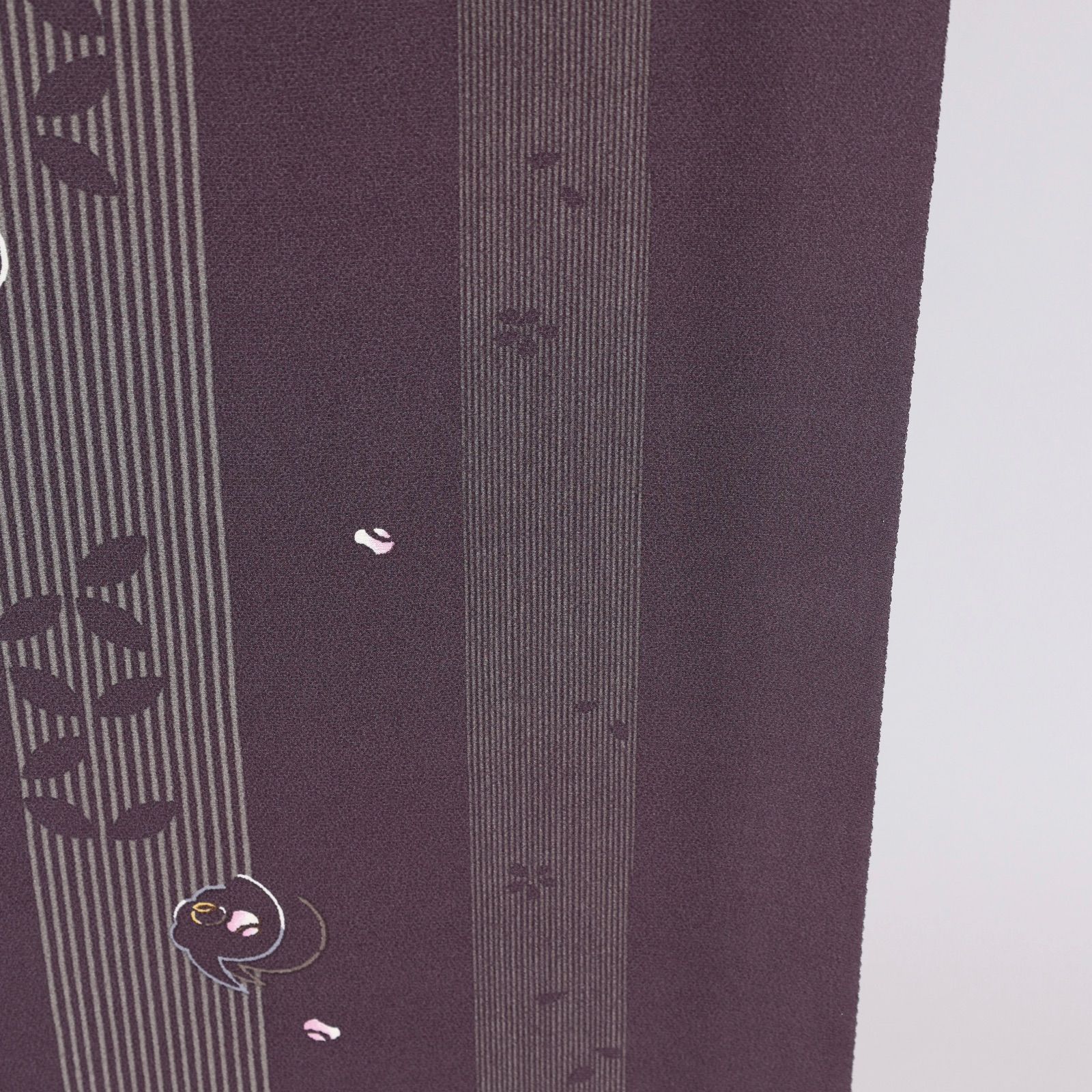 新品 小紋 反物 紫 縞 桜散らし 縮緬 /B005 - メルカリ