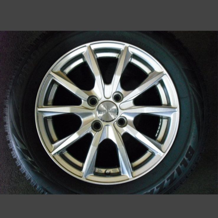 T-2132 本州 22年製 VRX2 バリ山 GB3.4 フリード GB3.4 フリードスパイク 等 15インチスタッドレス タイヤホイール