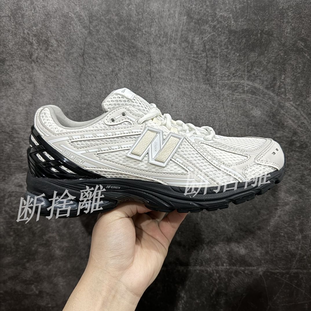 新品、 CDG x New Balance   NEW BALANCE 靴  スニーカー