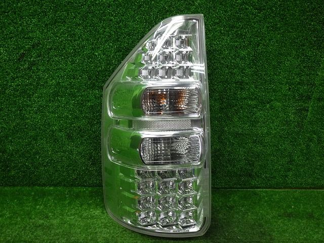 ノア 左テールレンズ 純正OP ZRR70/75 後期 LED 28-219 トヨタ