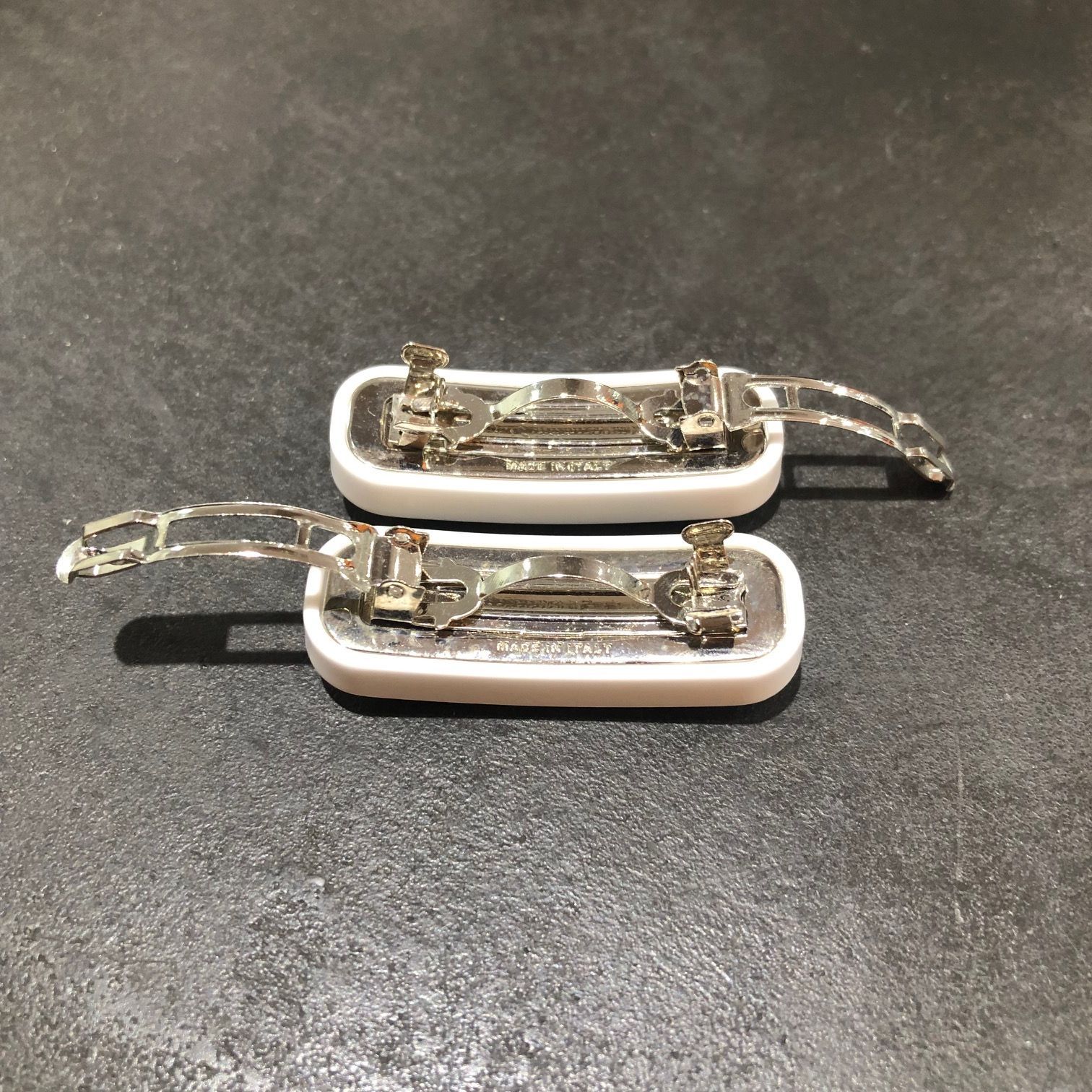 miu miu ホワイト ヘアピン 正規品 miu miu ヘアピン ホワイト ミュウ