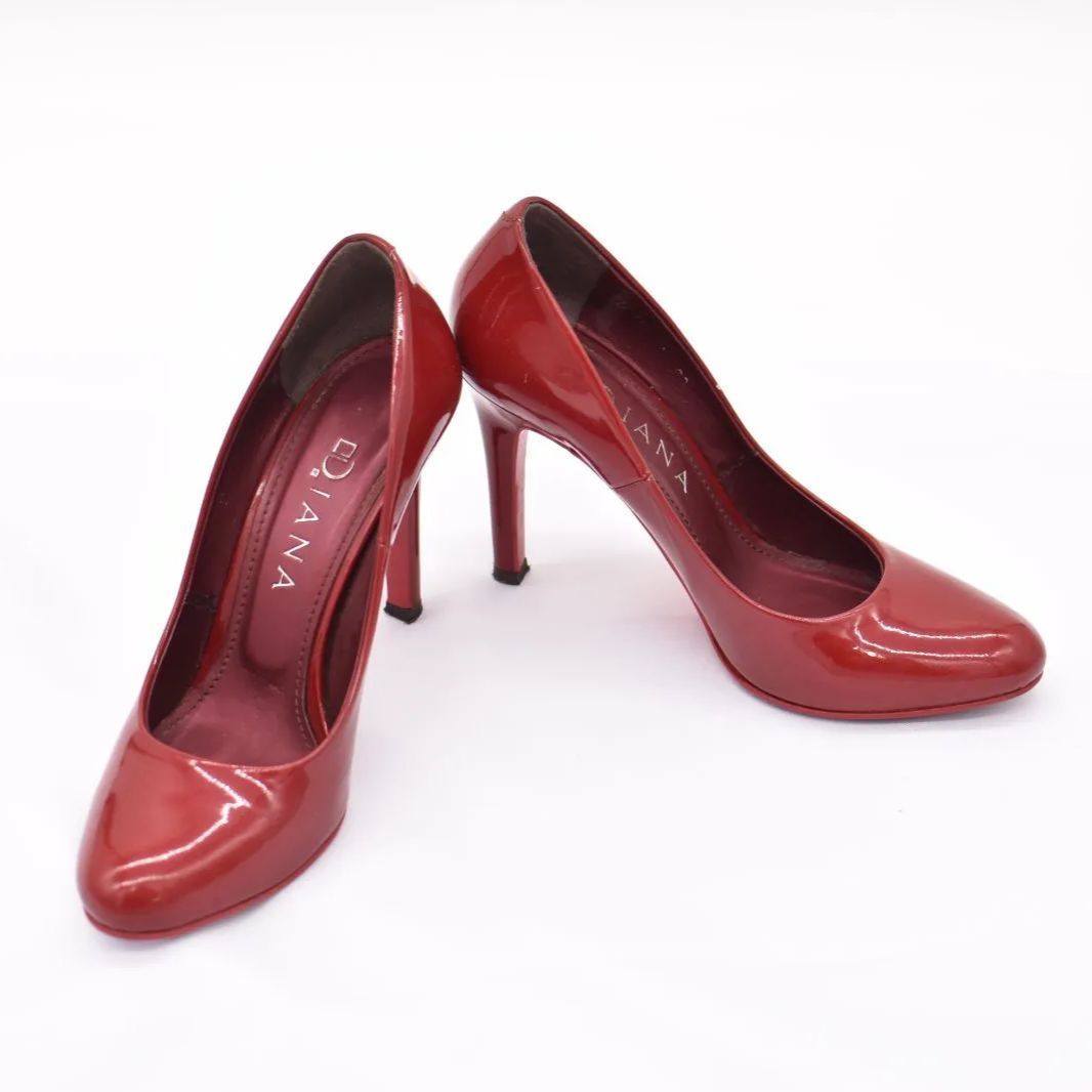 23　DIANA　ダイアナ　エナメル　赤　9.5cmヒール　試着程度 23 DIANA ダイアナ エナメル 赤 9.5cmヒール 試着程度の状態