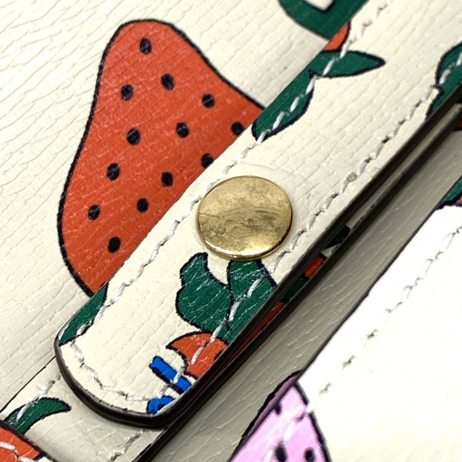 アイボリー レッド