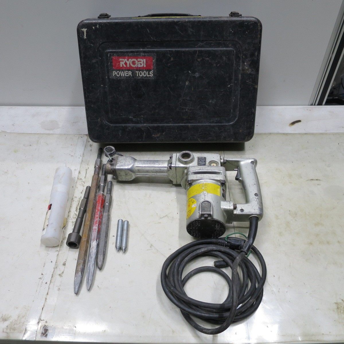 送料無料 付属品付き◆RYOBI リョービ コンクリート ハンマー CH-420A 電動 工具 100V コード式 はつり ハツリ 斫り◆