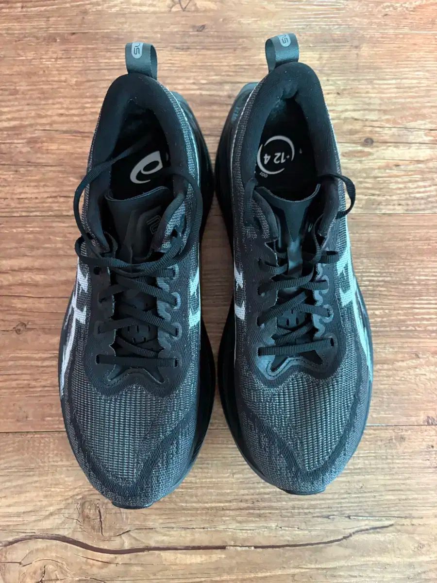 アシックス SUPERBLAST 2 275