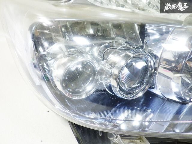 トヨタ　プリウス　30 前期　ヘッドライト　ヘッドランプ　左右セット　中古品 ペア車のヘッドライトトヨタプリウス30 ZVW30ヘッドランプ