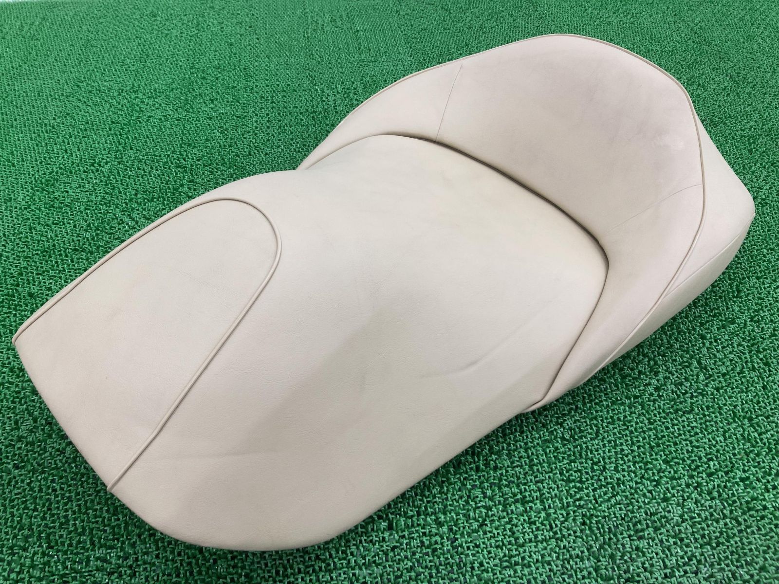 フォルツァZ フロントシート ホンダ 純正 中古 バイク 部品 MF10 破れ
