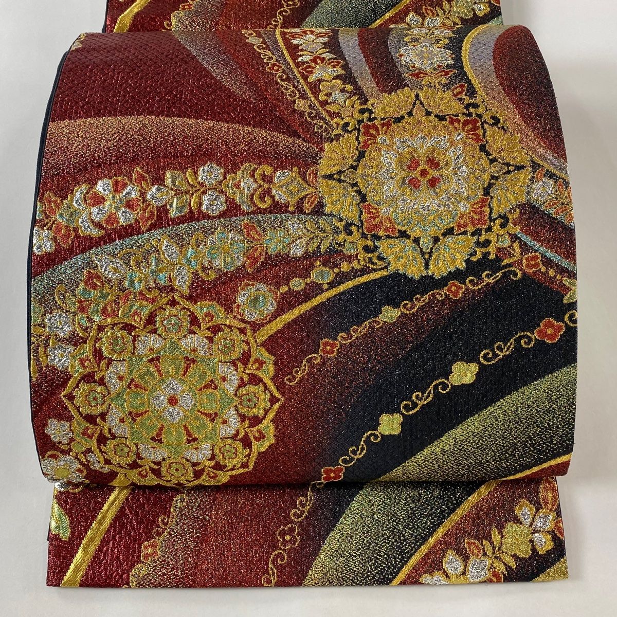 最新作，お得】 袋帯 美品 秀品 落款 辻が花 金糸 薄茶色 お太鼓柄