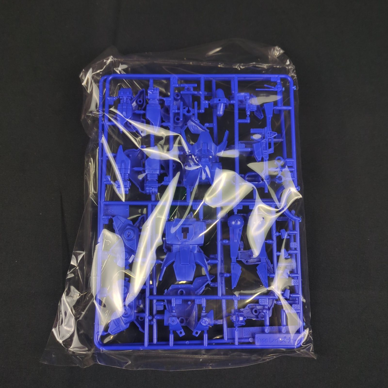 旧キット・新品】バンダイ 蒼き流星SPTレイズナー1/100 レイズナー