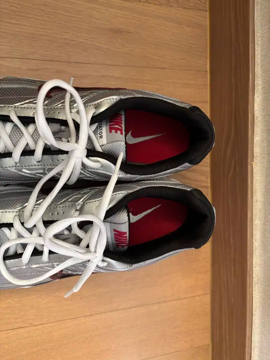 最終値下げスタート！ NIKE ナイキ スニーカー 270 品質保証で、高速配送！